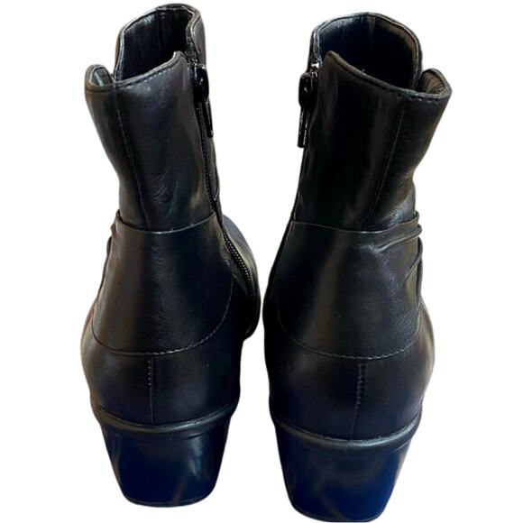 Clarks Women's Ankle Booties 6.5W Black Leather Side Zip Low Heel Comfort Boot - Picture 6 of 8